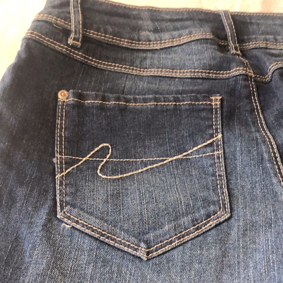 EST 1948 Denim Shorts - Picture 5 of 11